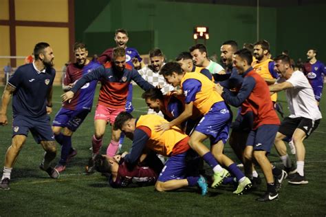 La UD Alzira hace historia en su centenario y jugará ante el Arenteiro