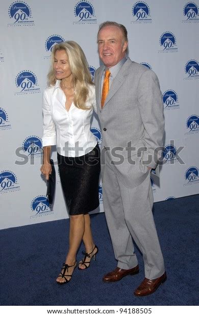 Actor James Caan Wife Paramount Pictures Stock Photo (Edit Now) 94188505