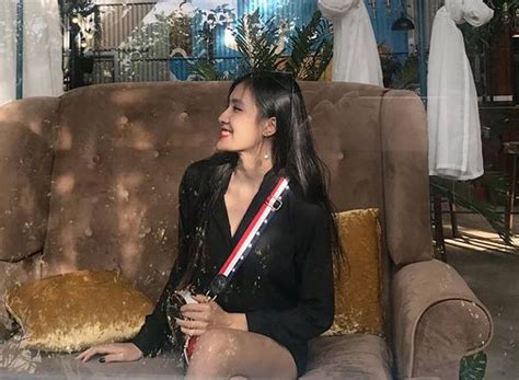 Cô giáo thực tập xinh như hot girl dân mạng đua nhau hỏi xin info Báo Tri thức và Cuộc sống