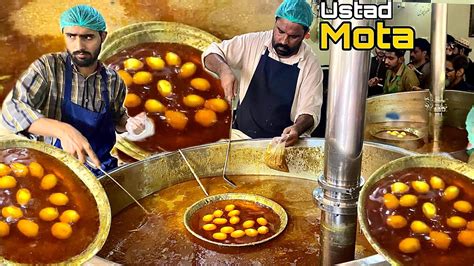 Famous Desi Nashta In Lahore Ustad Mota Channy Wala Best Chanay In