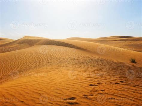 Sand dunes in the desert 10204745 Stock Photo at Vecteezy