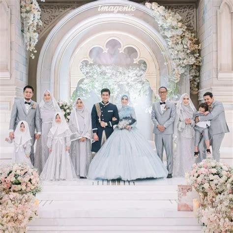 Tema Baju Keluarga Pengantin Tips Memilih Baju Seragam Keluarga