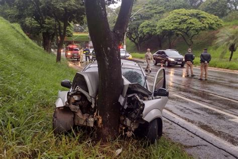 Jovem Morre E Outros Dois Ficam Feridos Em Acidente Na Dez De Dezembro