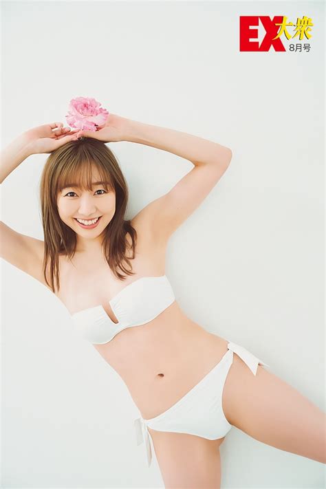 画像写真 須田亜香里いままでに見せたことがない水着グラビア 卒業を連想させる花束と撮影 2枚目 ORICON NEWS