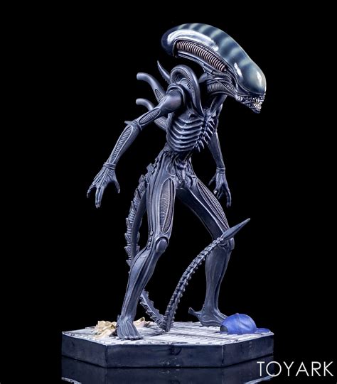 Hero Collector Mega Special Big Chap Alien Statue Toyark Photo Shoot