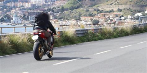 Messina Follia Sulla Panoramica Con La Moto A 195 Km H Oltre Mille