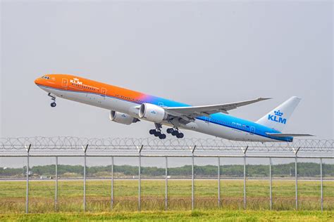 Klm Ph Bva Boeing Er Klm Orange Pride Livery Kl Flickr