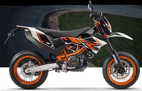Review of KTM 2017 690 SMC R Supermoto - Bikes Catalog
