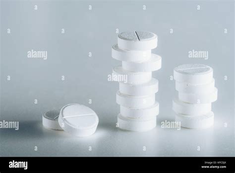 Round White Tablets Stock Photo Alamy