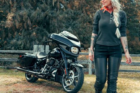 Motorrad Vergleich Harley Davidson Softail Low Rider St Vs Harley