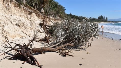 coastal erosion  clarkes  main beach  byron bay daily telegraph