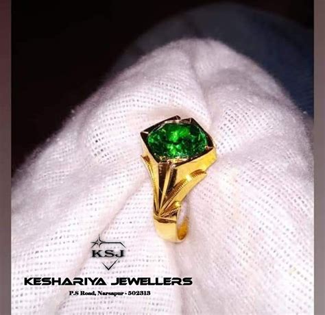 Emerald green stone ring for men gold ring | Fotos de joyeria, Joyeria, Anillos