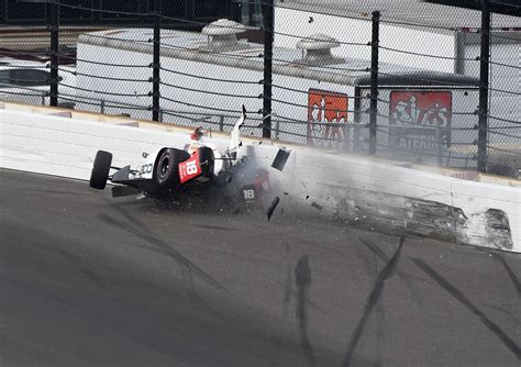 Gl Ck Trotz Crash Und Feuer Bourdais Unfall Berschattet Indy N