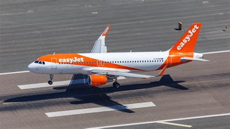 EasyJet manœuvre à couper le souffle dun Airbus A320 à l