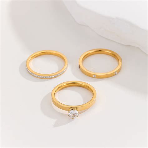 Minimalist Gold Rings – Reet Pehal