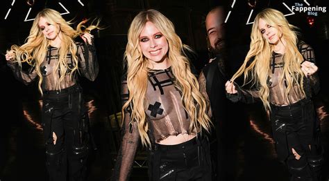 Avril Lavigne Shows Off Her Tits The Th Anniversary Celebration Of Ashton Michael Atelier
