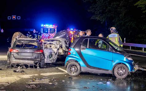 Unfall Auf A Bei Bochum Massencrash Mit Verletzten Autos Brannten