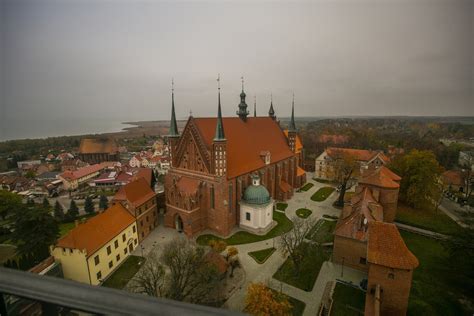 Frombork Panorama Miasta I Zalewu Wi Lanego W Jesiennej Szacie