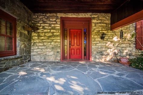 1800s Stone House With 1700s Dutch Barn On 32 Acres Of Land