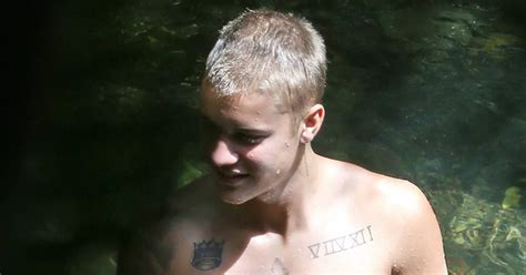 Justin Bieber Uncensored Naked Pictures Finally Revealed As He Strips Off Without A Paddle