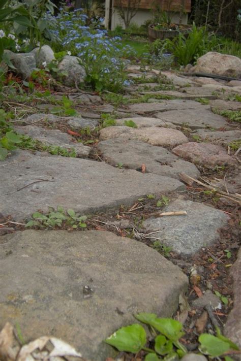 8 Flagstone Slate And Other Stone Walkway Ideas Stone Landscaping