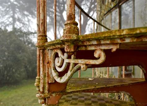 Glauque Land L Orangerie Dans La Brume Brume Chateau France Urbex