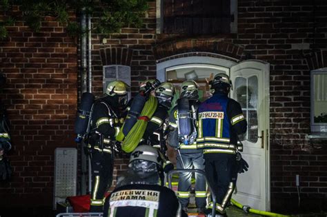 Dachstuhlbrand in Hamm Großeinsatz für Feuerwehr in der Nacht