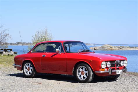 Alfa Romeo Giulia 1750 GT Veloce 4 cyl 1971 på Bilweb Auctions