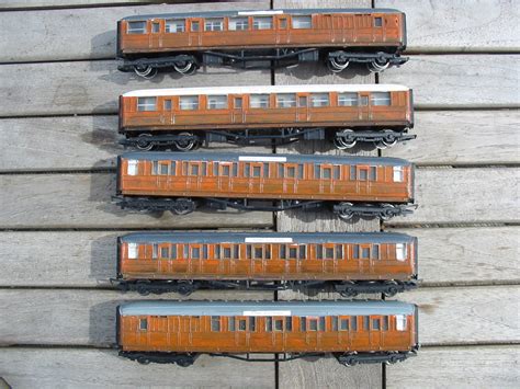 HORNBY - REPAINTED LNER GRESLEY TEAK COACHES x 5 - IDEAL FOR A LAYOUT ...