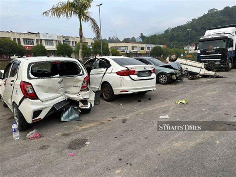 Senior Citizen Dies Two Injured In Four Vehicle Collision In Gua