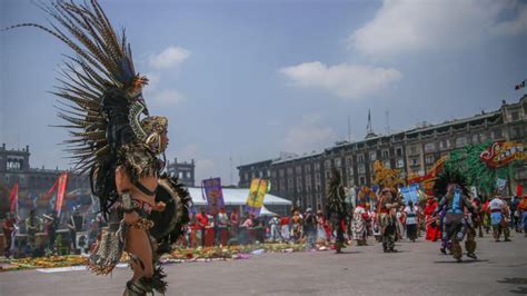 500 Años De La Caída De Tenochtitlan Así Fue La Ceremonia De Danzantes En El Zócalo