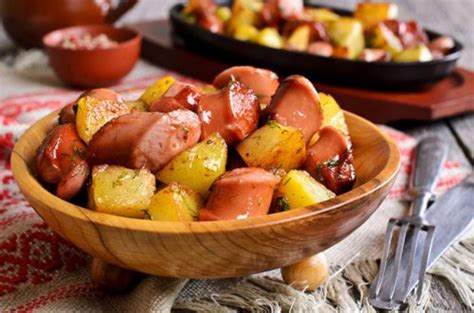 Patatas Fritas Con Salchichas Recetas F Ciles Reunidas