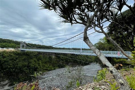 Sainte Rose Le Pont Suspendu De La Rivi Re De L Est Va Rouvrir Avant