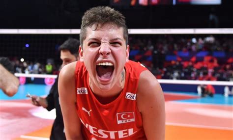 Ebrar Karakurt In Meclise Nerge Verildi Voleybolun Renkli D Nyas