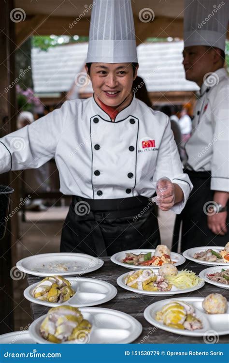 Chinese Cook Arranges Food On Plates Editorial Stock Image Image Of Cook Lampiones 151530779