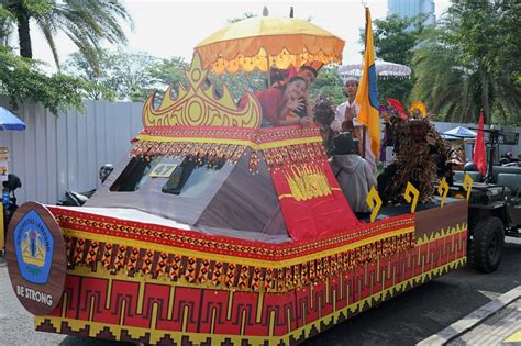 Unila Ikut Serta Dalam Karnaval Mobil Hias Hut Kota Bandarlampung Universitas Lampung