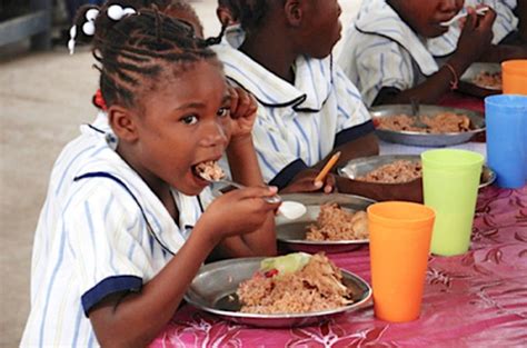 Les Cantines Scolaires Seront Multipli Es Par Trois Sur Tout Le