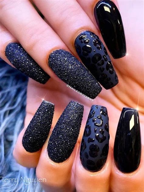 40 Black Nail Designs To Try This Year Ray Amaari Black Nails With