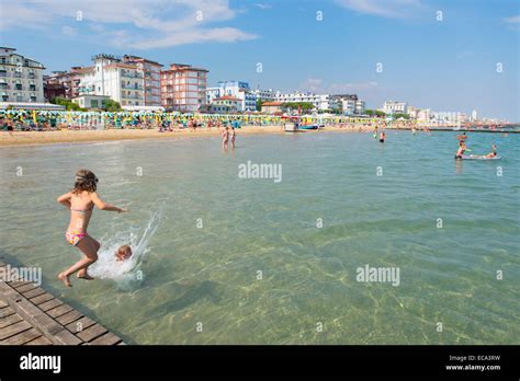 Tourists on the beach, Jesolo, Veneto, Adriatic, Italy Stock Photo - Alamy