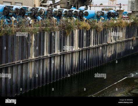 Truck pollution los angeles hi-res stock photography and images - Alamy