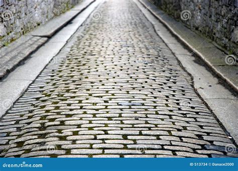 Stone Walled Cobbled Street Stock Photo Image Of Curb Walls 513734