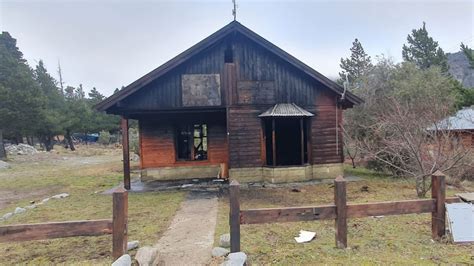 Grupos Mapuches Prendieron Fuego La Oficina De Bosques De Chubut Mdz