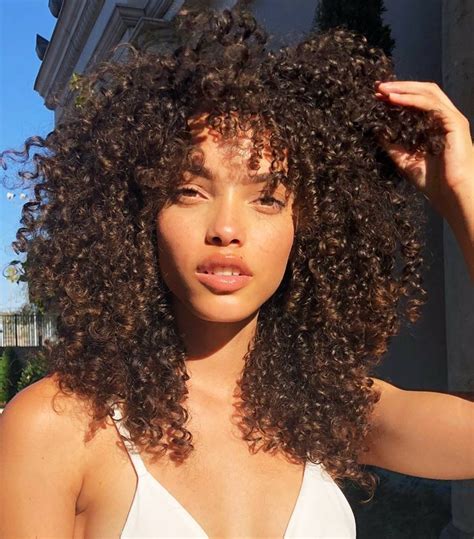 A Model On How She Finally Learned To Embrace Her Curls Curly Hair