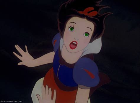 Snow White With Green Eyes Disney Princess Photo 33559684 Fanpop