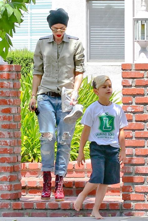 Gwen Stefani et son fils Kingston En balade le duo ne néglige jamais