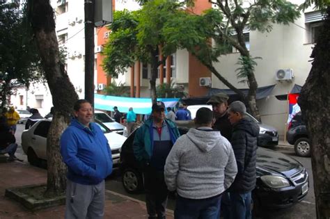 Retirados De La Polic A Se Instalaron Frente A La Jefatura Sin