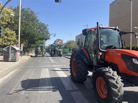 As Hemos Contado La Tractorada En Granada El Campo Ha Salido A La