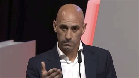 La Fiscalía se querella contra Luis Rubiales por agresión sexual y