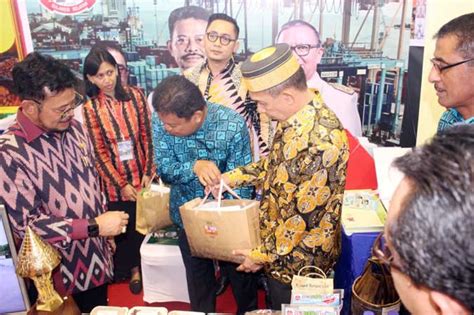 Gubernur Maluku Pengemasan Produk Sulsel Perlu Dicontoh Maluku Post