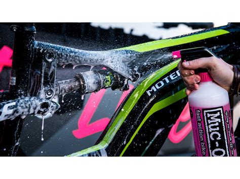 Muc Off Bike Care Duo Kit Nano Tech Bike Cleaner Og Bike Spray Dkk